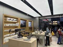 -DJI大疆(深圳华强北曼哈授权体验店)