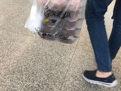 -周黑鸭(武汉天河国际机场五店)