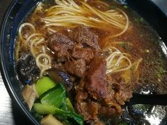 红烧牛肉面-大龙汤包