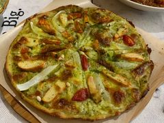 手工现烤意大利青酱鸡肉披萨-花十悦·鲜花咖啡餐厅(振业城一期店)