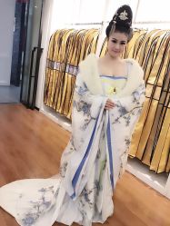 -盘子女人坊古装写真摄影(厦门总店)