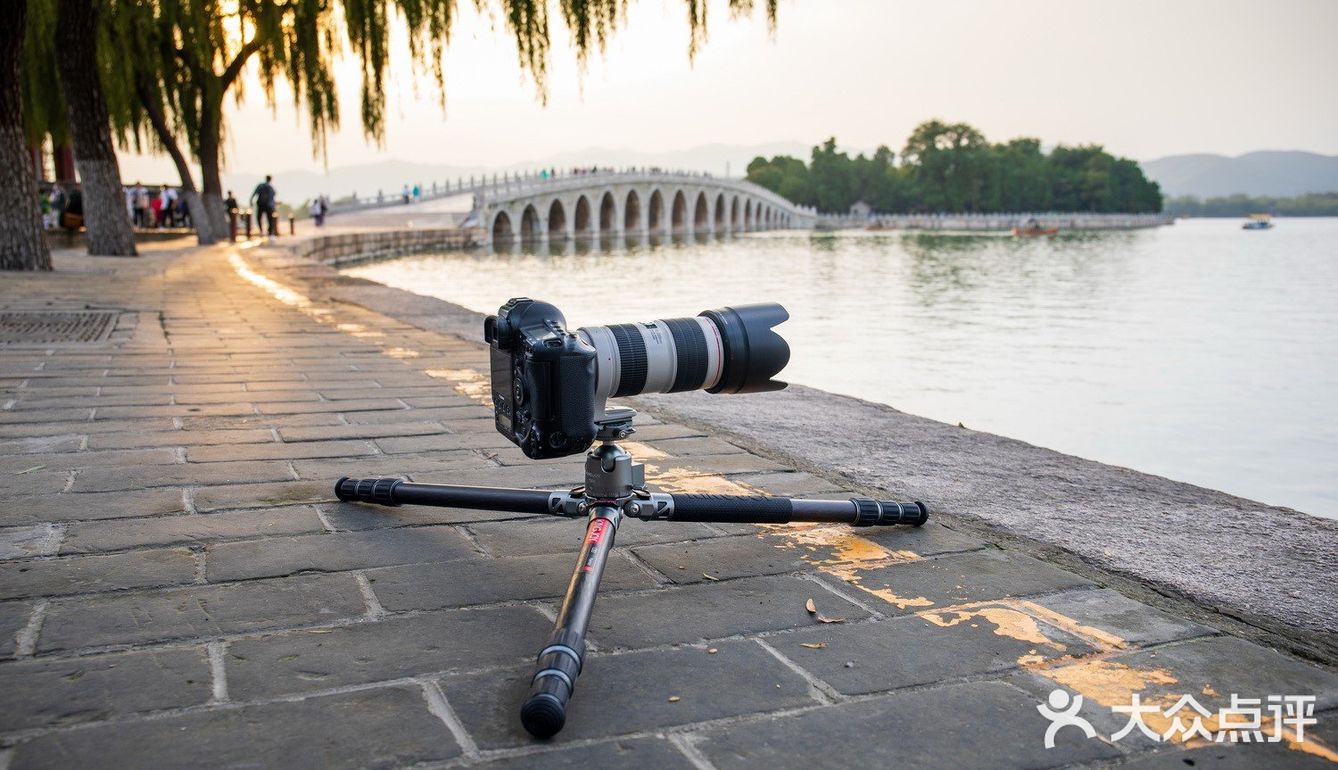 用了便捷稳固的劲捷海岳C83三脚架,轻松Get理想大片
