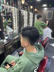 点击看大图 -Barber潮先生男士理发店