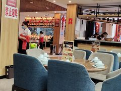 大堂-有红鸡毛店·川菜(建设路店)