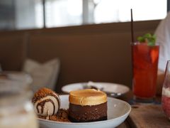 -ROAST coffee & eatery