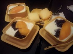 芒果白雪黑糯米甜-满记甜品(日月光二店)