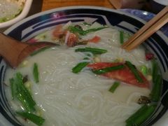 蒙自鸡汤过桥米线线-雀舞云南菜(乐客城店)