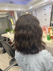 -镁连社·美联社