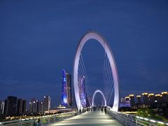 -南京眼步行桥