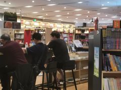 -新华书店(保利水城店)