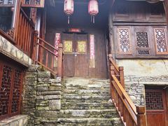 -高荡千年布依古寨旅游景区