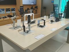 -DJI大疆(深圳华强北曼哈授权体验店)