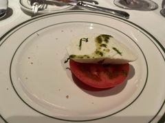 马苏里拉奶酪和牛排番茄-Wolfgang’s Steakhouse 沃夫冈牛排馆(上海白玉兰广场店)