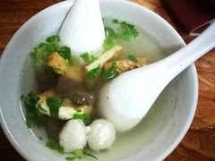 -松树干拌面店