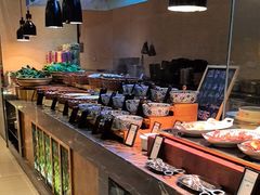 -广州万富希尔顿酒店·感趣自助餐厅·金秋蟹宴生蚝海鲜刺身