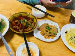 -曾氏肥肠馆(凯瑞雅居店)