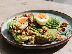 牛油果煮蛋吐司-RAC BAR(安福路店)