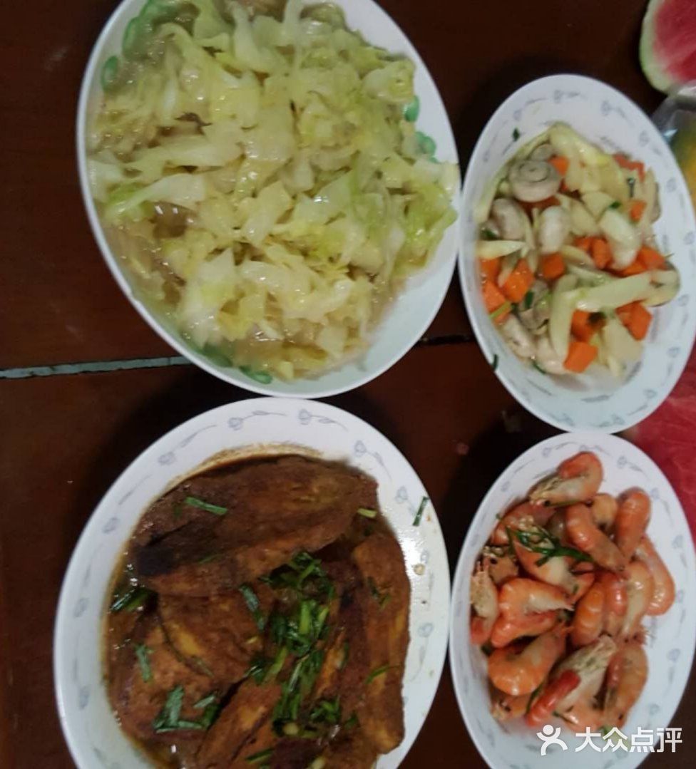 油爆河虾是家中最受欢迎的菜