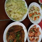 油爆河虾是家中最受欢迎的菜