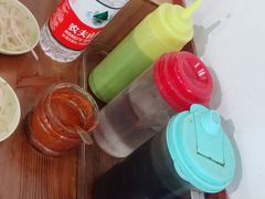 -丽虹云南过桥米线(兴工街店)