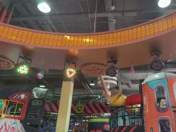 -欧酷世界动力星球(王府井奥莱UP TOWN店)