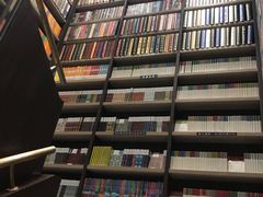 -钟书阁(群光广场店)
