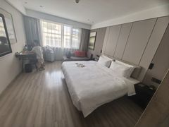 -杭州西湖湖滨银泰亚朵酒店