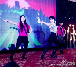 受邀为某公司年会做开场舞表演-文E范儿ZUMBA尊巴舞蹈