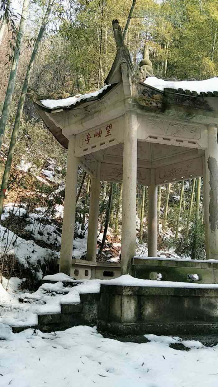 云岫寺-"在德清的一个山上.寺庙里没什么游客,但是."-大众点评移动版