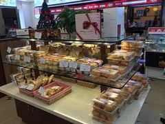 面包甜点陈列柜-红宝石·鲜奶小方·海派西点房(南丹店)