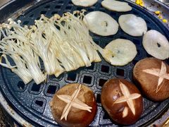 烤什锦菌菇拼盘-韩宫宴和牛烤肉(盐城金鹰店)