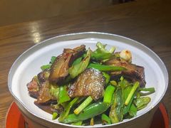 -廖师傅大蒜炒腊肉(袁家岭店)
