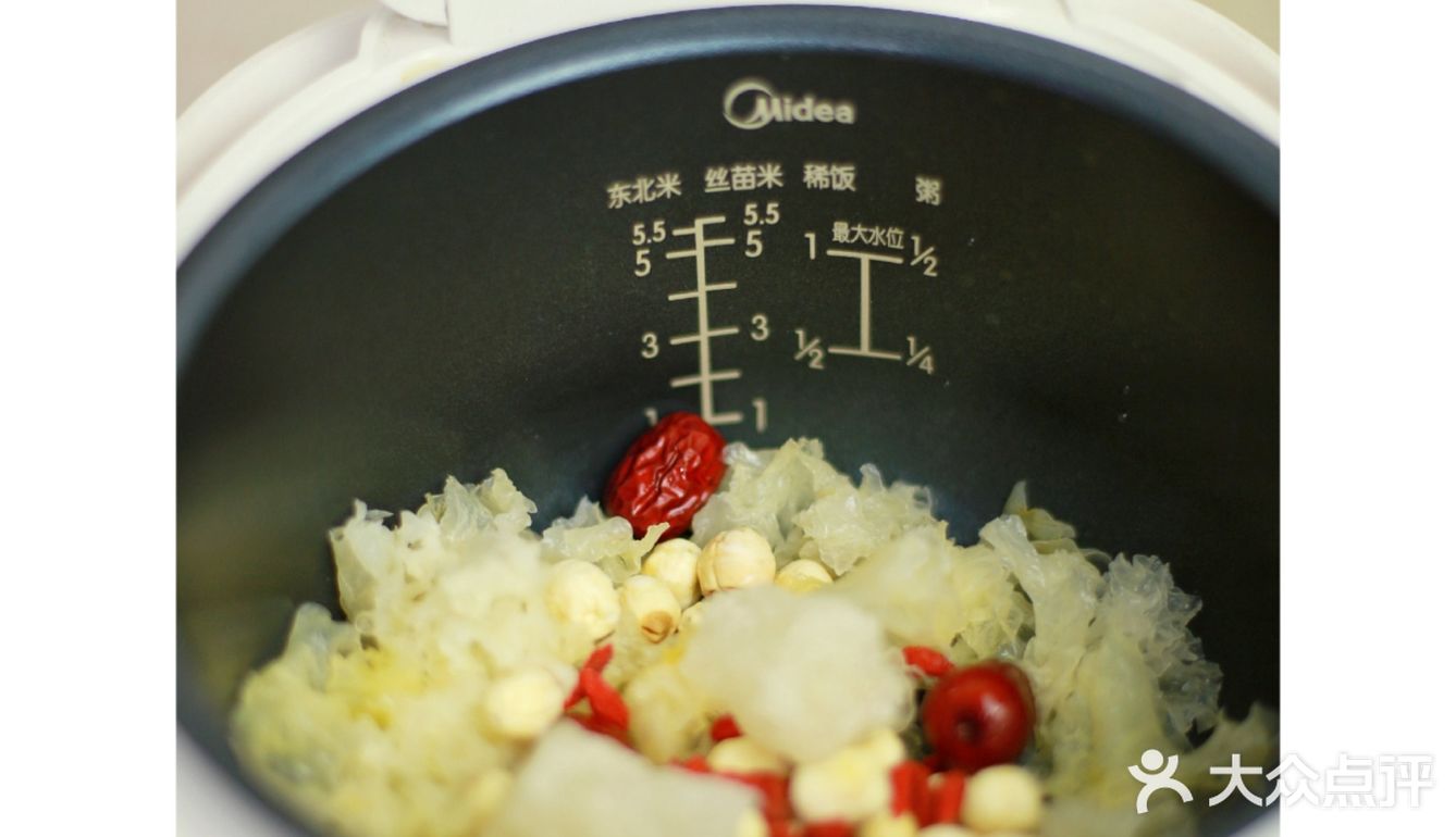 Zoe小厨房 | 懒人必备电饭煲滋补养颜红枣银耳莲子羹