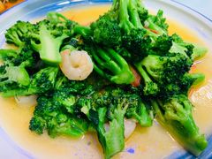 西兰花炒虾仁-镜泊湖酒家(兴华街金鼎店)