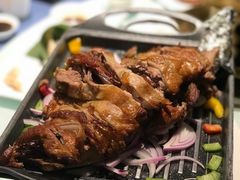 烤羊腿，羊肉串-鼓楼东街老火锅(鼓楼店)