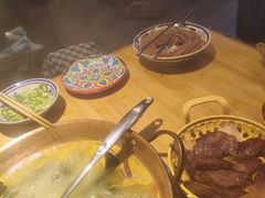 -洱火云南酸菜牛肉火锅(石景山当代商城店)