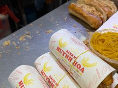 -Bánh Mì Huynh Hoa