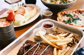Iberian Pork Ribs with Crispy Fries