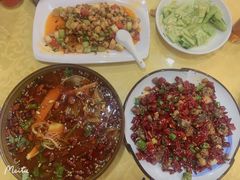 -乡土特色.冷锅鱼.牦牛肉汤锅