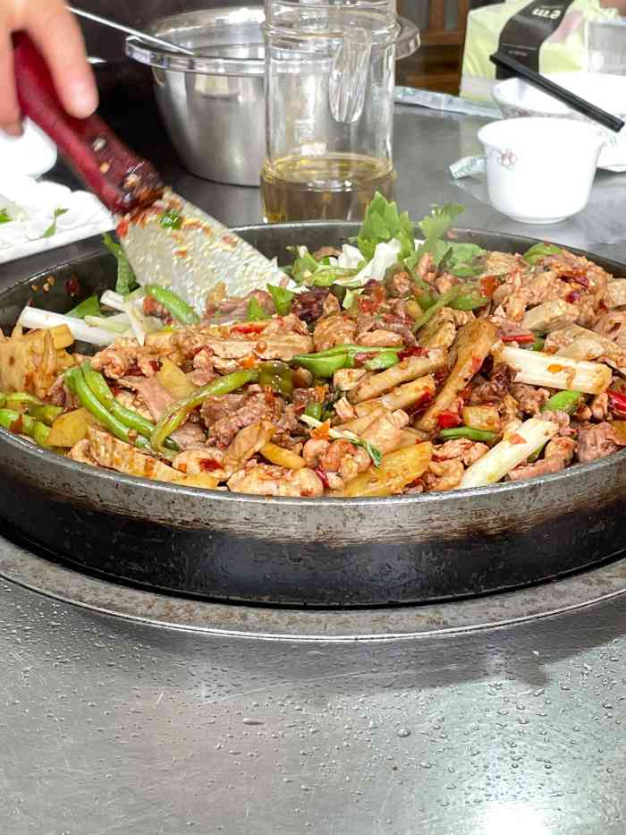 李记铁板烧-"服务真的很差,不知道里面怎么分配的,服务.