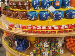 -m豆巧克力世界(上海世茂广场店)