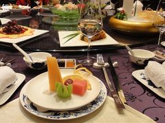 鲜果迎贵宾-悦隆酒店-中餐厅
