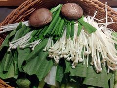 蔬菌组合-小牛哈尼章鱼水煎肉(金鹰店)