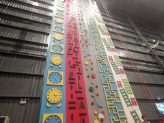 -极限PLAY运动娱乐新世界·团建派对潮玩休闲馆·室内蹦极高空游乐园