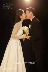 -雪中彩影婚纱摄影·微光艺术中心