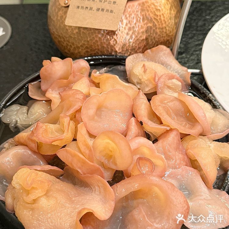 在深圳吃到鱼生界的南波万 就在后海……