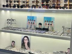 -新视达眼镜店·蔡司·依视路(名镜苑店)