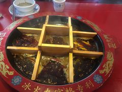 九宫格-重庆巴九门老火锅(阳朔店)