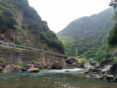 -安吉龙王山峡谷漂流