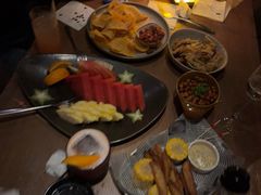 -FOUR PLAY BAR